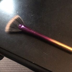 Tarte fan brush